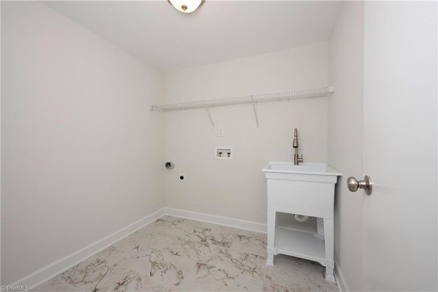 4385 Mashie Drive, Pfafftown, NC 27040