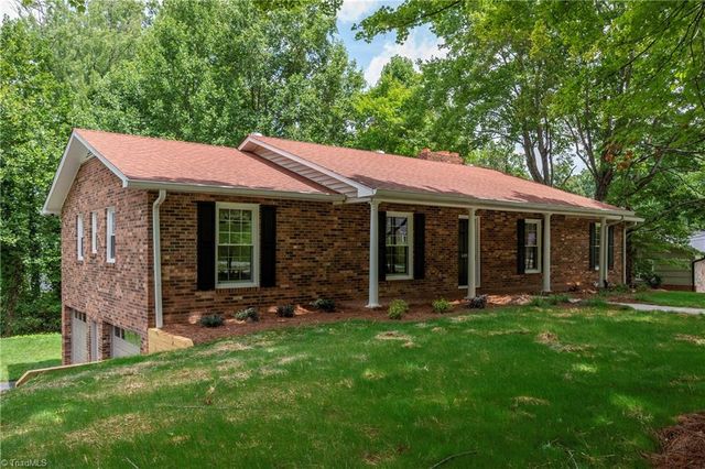 4385 Mashie Drive, Pfafftown, NC 27040