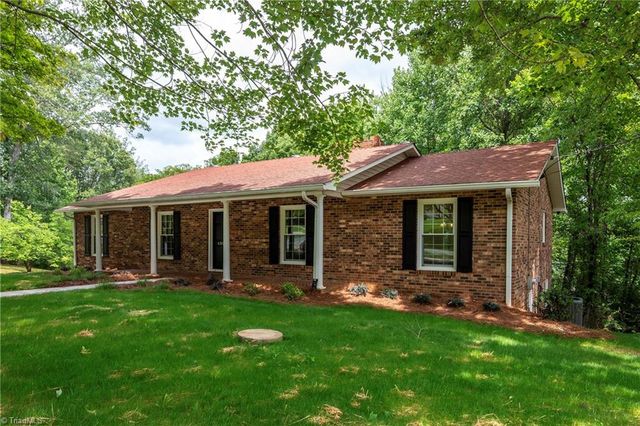 4385 Mashie Drive, Pfafftown, NC 27040