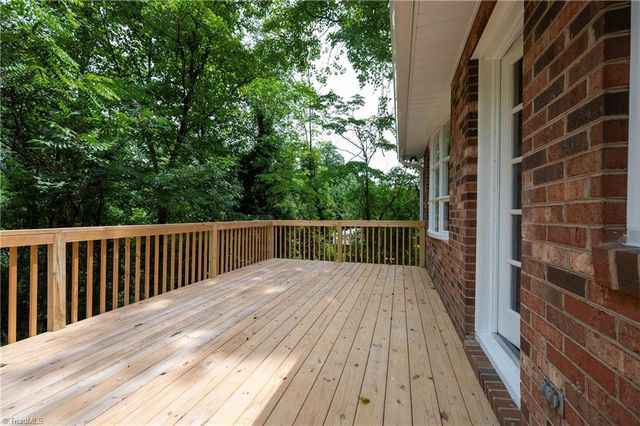 4385 Mashie Drive, Pfafftown, NC 27040