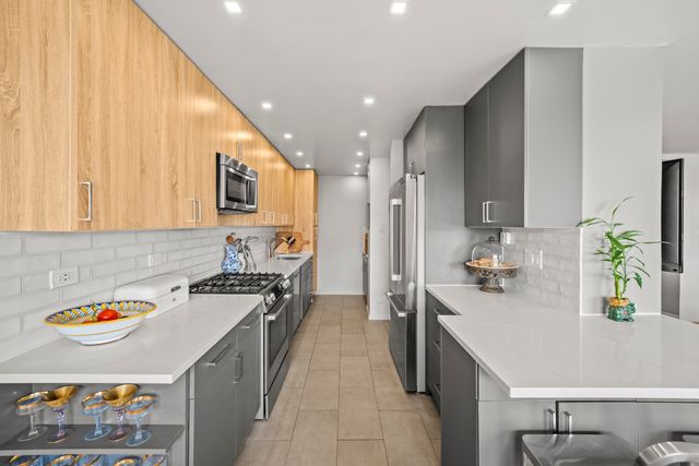 2500 JOHNSON Avenue # 11P, New York City, NY 10463