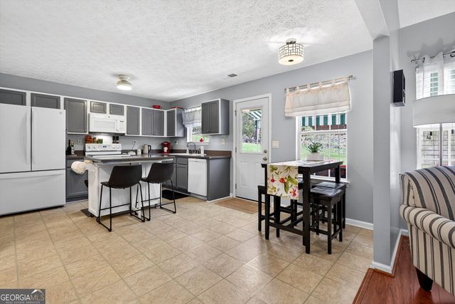 217 Farmbrook Parkway, Stockbridge, GA 30281