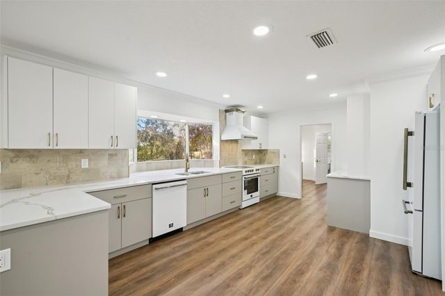 10826 TWIN PALMS RANCH ROAD, Gibsonton, FL 33534