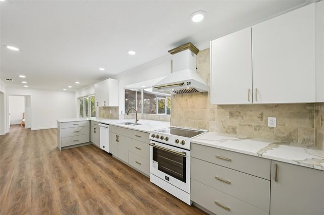 10826 TWIN PALMS RANCH ROAD, Gibsonton, FL 33534