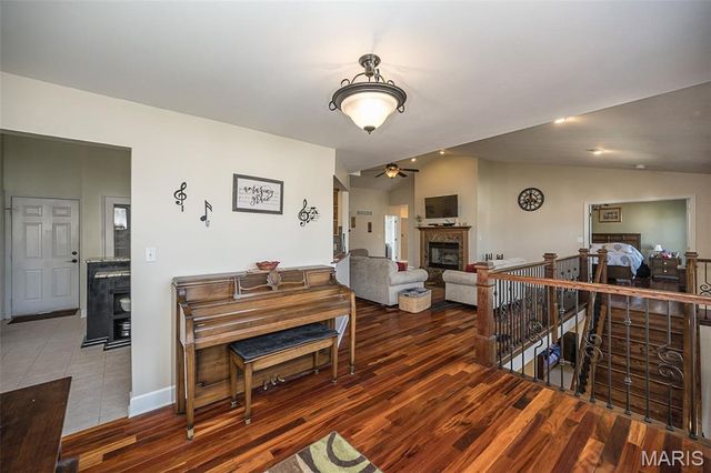 1403 Grizzly Hollow, Wentzville, MO 63385