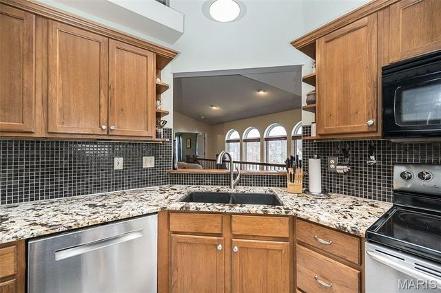 1403 Grizzly Hollow, Wentzville, MO 63385