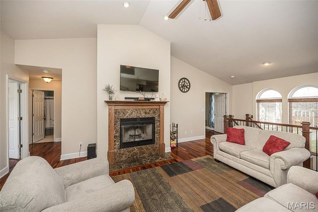 1403 Grizzly Hollow, Wentzville, MO 63385