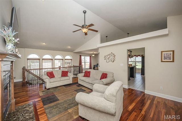 1403 Grizzly Hollow, Wentzville, MO 63385