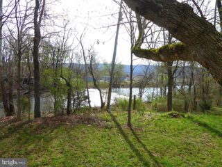 560 ROHRBAUGH LN, Moorefield, WV 26836