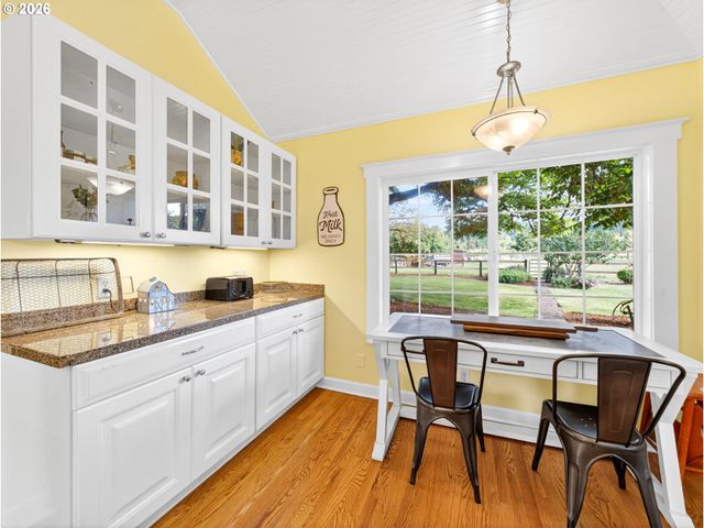 20556 S MAY Rd, Oregon City, OR 97045