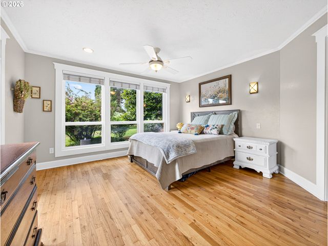 20556 S MAY Rd, Oregon City, OR 97045