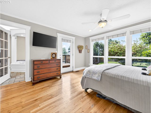 20556 S MAY Rd, Oregon City, OR 97045