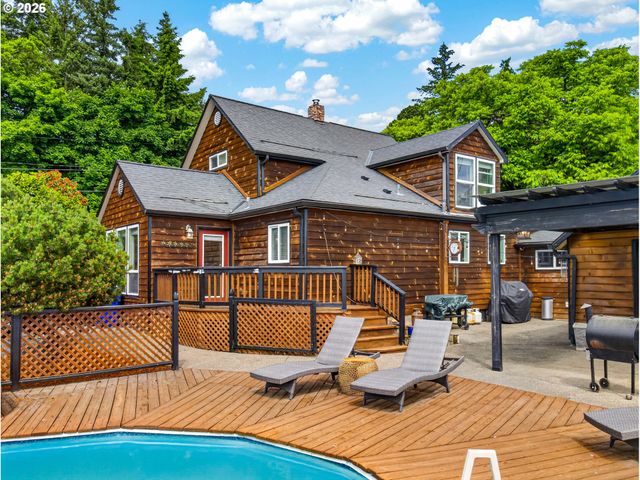 20556 S MAY Rd, Oregon City, OR 97045