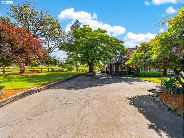 20556 S MAY Rd, Oregon City, OR 97045