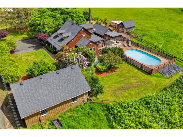 20556 S MAY Rd, Oregon City, OR 97045