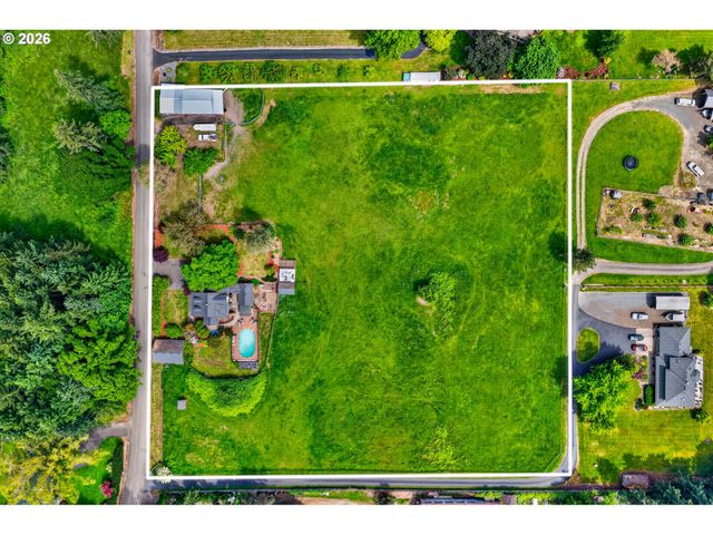 20556 S MAY Rd, Oregon City, OR 97045