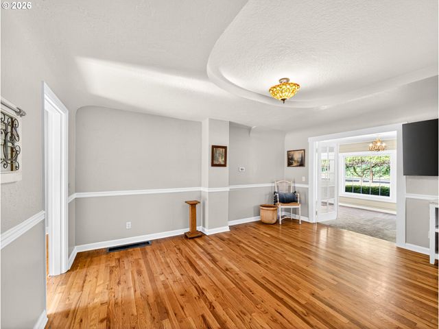 20556 S MAY Rd, Oregon City, OR 97045