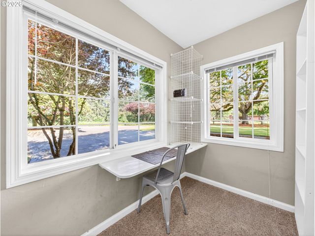 20556 S MAY Rd, Oregon City, OR 97045