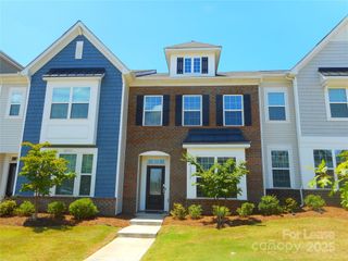 12715 Wandering Brook Drive, Charlotte, NC 28273