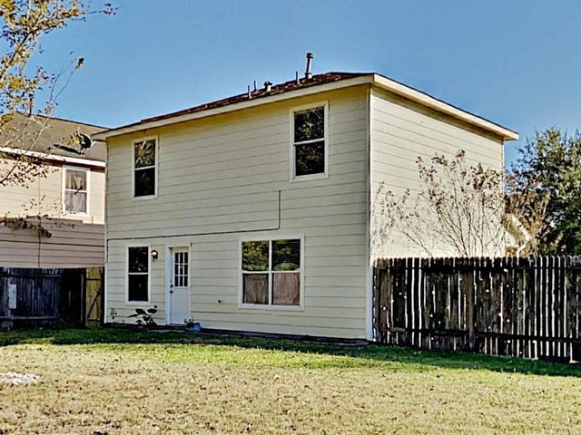 9211 Shaded Pines Drive, Humble, TX 77396