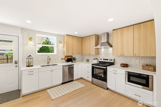 5122 N Shirley Street, Ruston, WA 98407