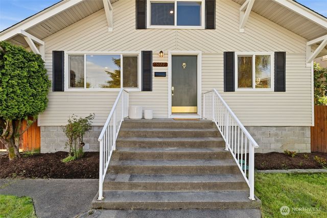 5122 N Shirley Street, Ruston, WA 98407