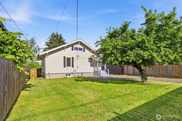 5122 N Shirley Street, Ruston, WA 98407