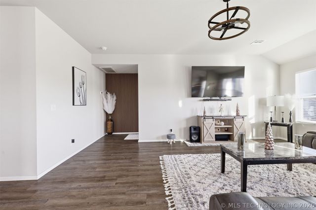 7506 E 159th Street S, Bixby, OK 74008