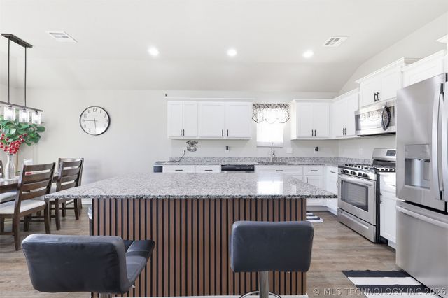 7506 E 159th Street S, Bixby, OK 74008