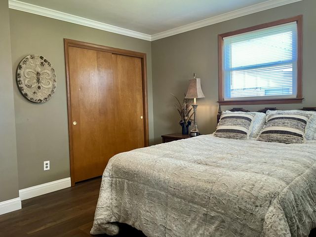 1004 MISSION DR, Boonville, MO 65233