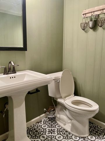 1004 MISSION DR, Boonville, MO 65233