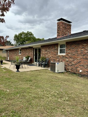 1004 MISSION DR, Boonville, MO 65233