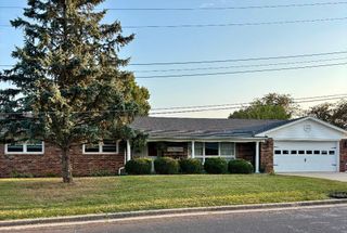 1004 MISSION DR, Boonville, MO 65233