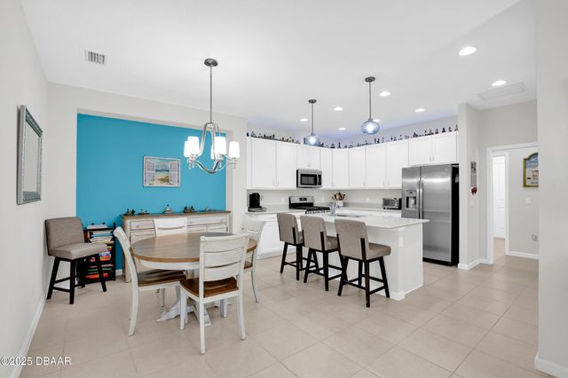 914 Attitude Avenue, Daytona Beach, FL 32124
