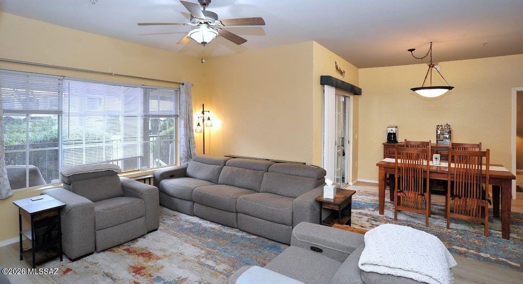 Image 10 of property listing at 1500 E Pusch Wilderness Dr Unit 8104, Tucson, AZ 85737