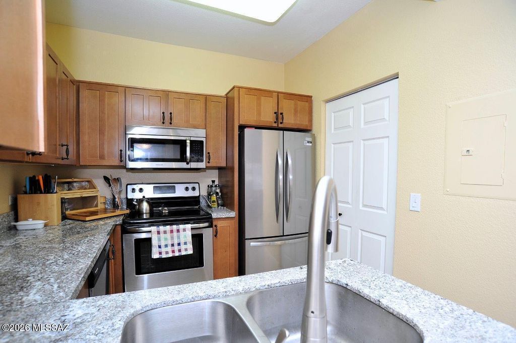 Image 15 of property listing at 1500 E Pusch Wilderness Dr Unit 8104, Tucson, AZ 85737