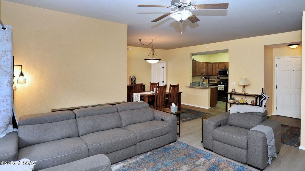 Image 4 of property listing at 1500 E Pusch Wilderness Dr Unit 8104, Tucson, AZ 85737