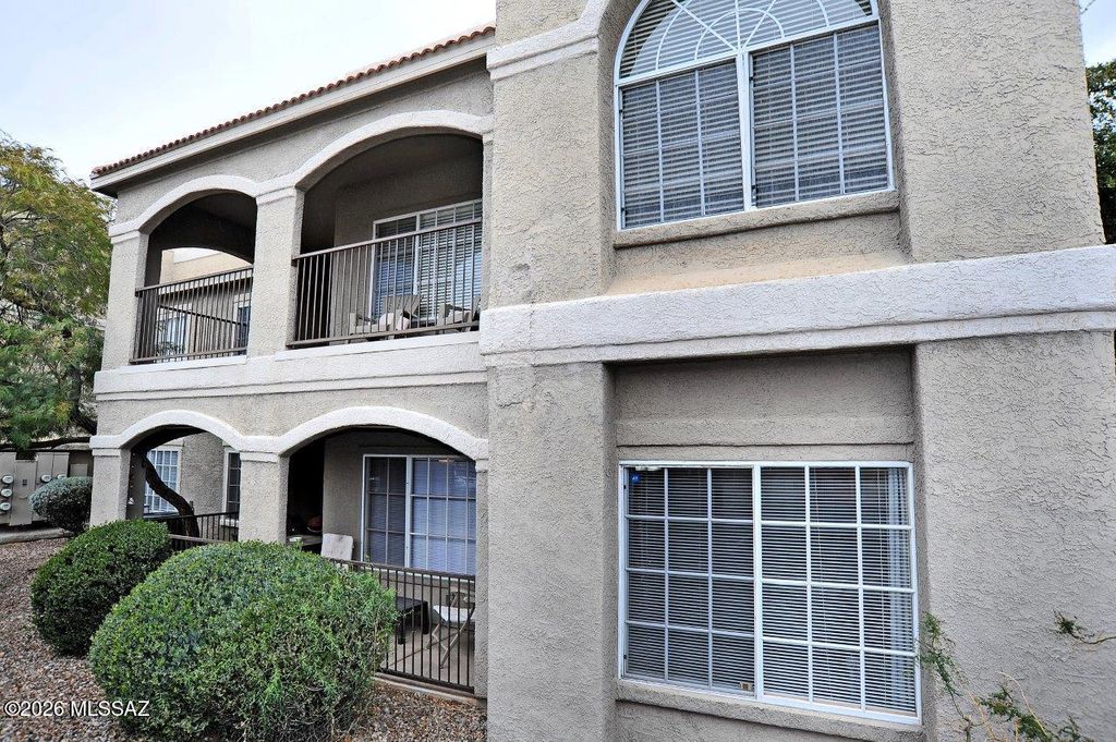 Image 7 of property listing at 1500 E Pusch Wilderness Dr Unit 8104, Tucson, AZ 85737