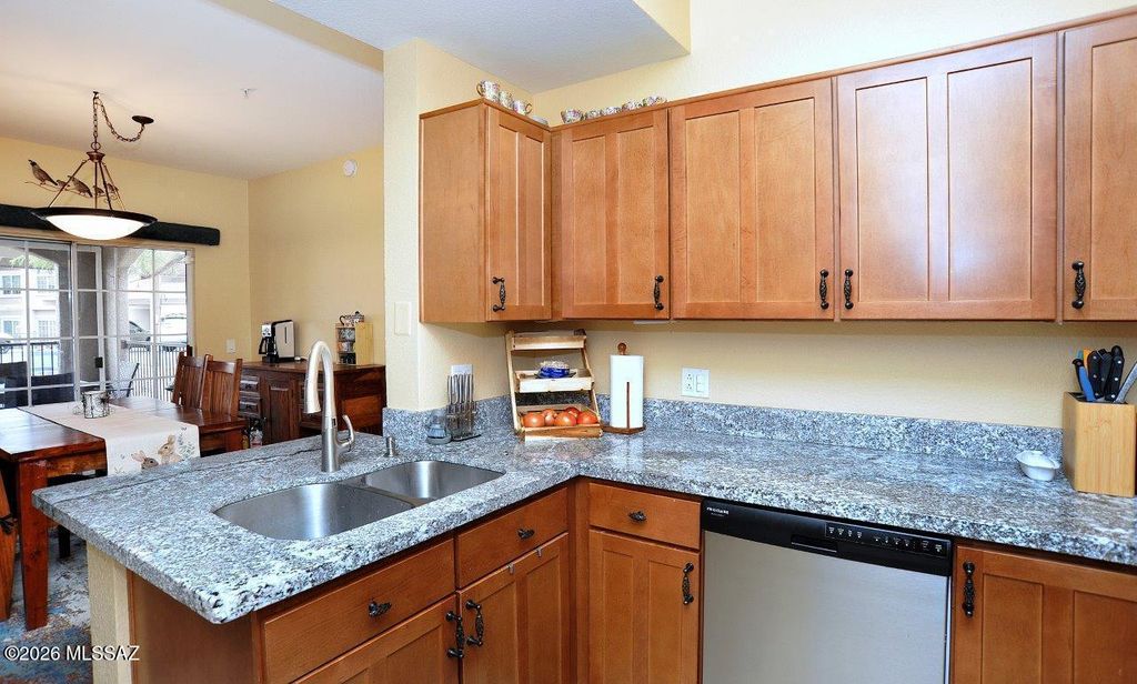 Image 9 of property listing at 1500 E Pusch Wilderness Dr Unit 8104, Tucson, AZ 85737