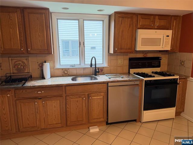 87 McKinley Avenue, Lodi, NJ 07644
