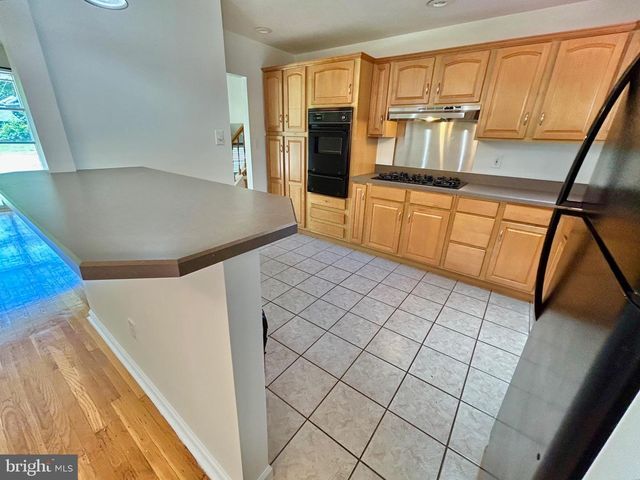 986 SHERBROOK CIR, Somerdale, NJ 08083