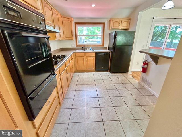 986 SHERBROOK CIR, Somerdale, NJ 08083
