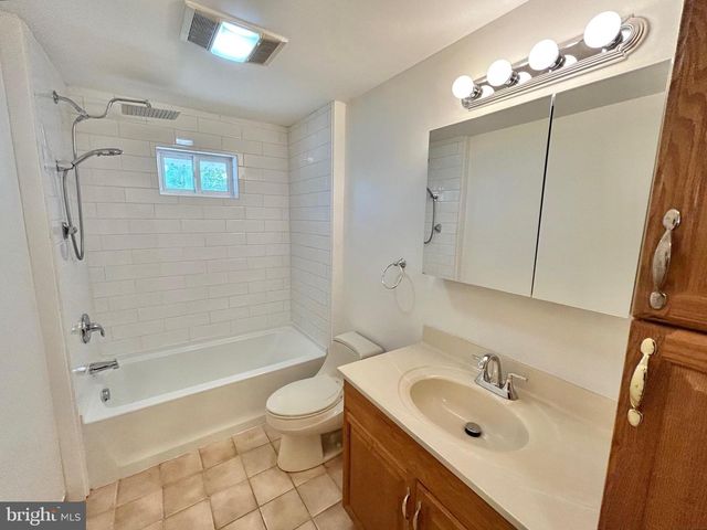 986 SHERBROOK CIR, Somerdale, NJ 08083