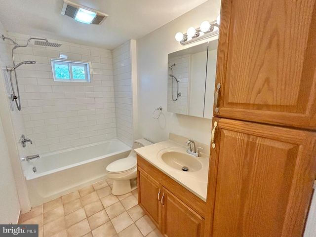 986 SHERBROOK CIR, Somerdale, NJ 08083