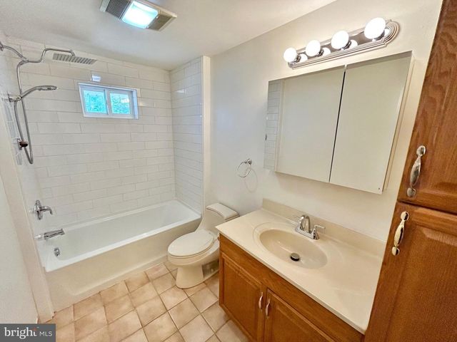 986 SHERBROOK CIR, Somerdale, NJ 08083