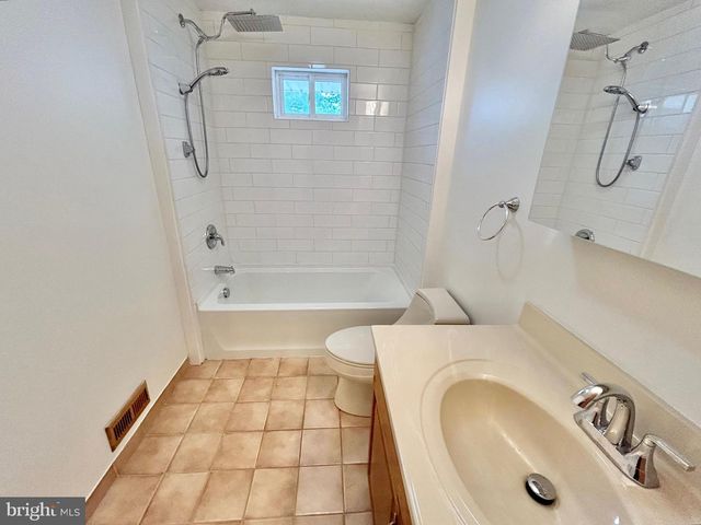 986 SHERBROOK CIR, Somerdale, NJ 08083