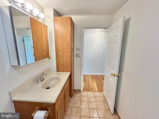 986 SHERBROOK CIR, Somerdale, NJ 08083