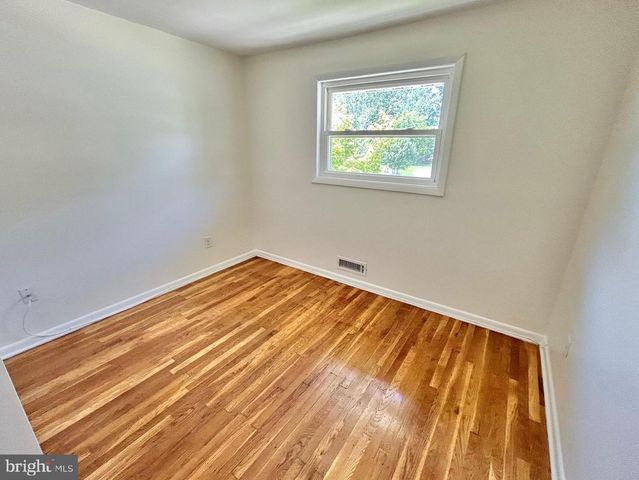 986 SHERBROOK CIR, Somerdale, NJ 08083