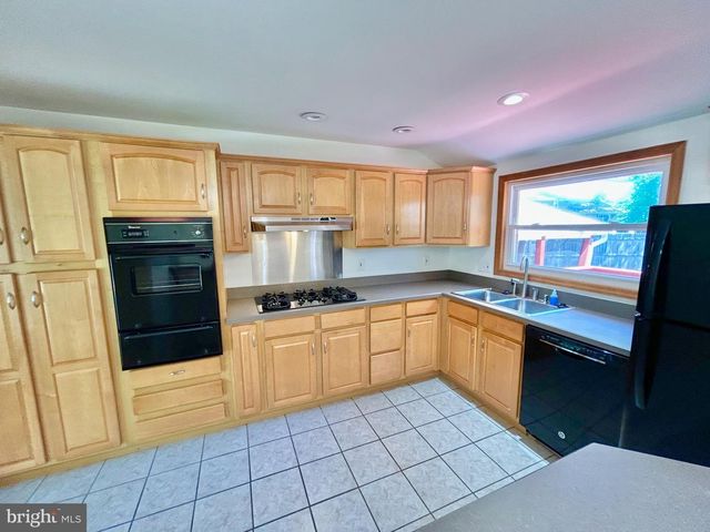 986 SHERBROOK CIR, Somerdale, NJ 08083