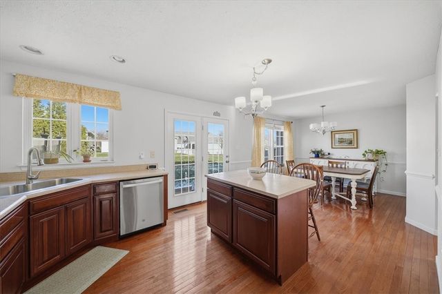 157 Kensington Dr, Ohio Twp, PA 15237